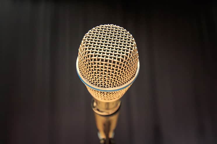 picture of a microphone